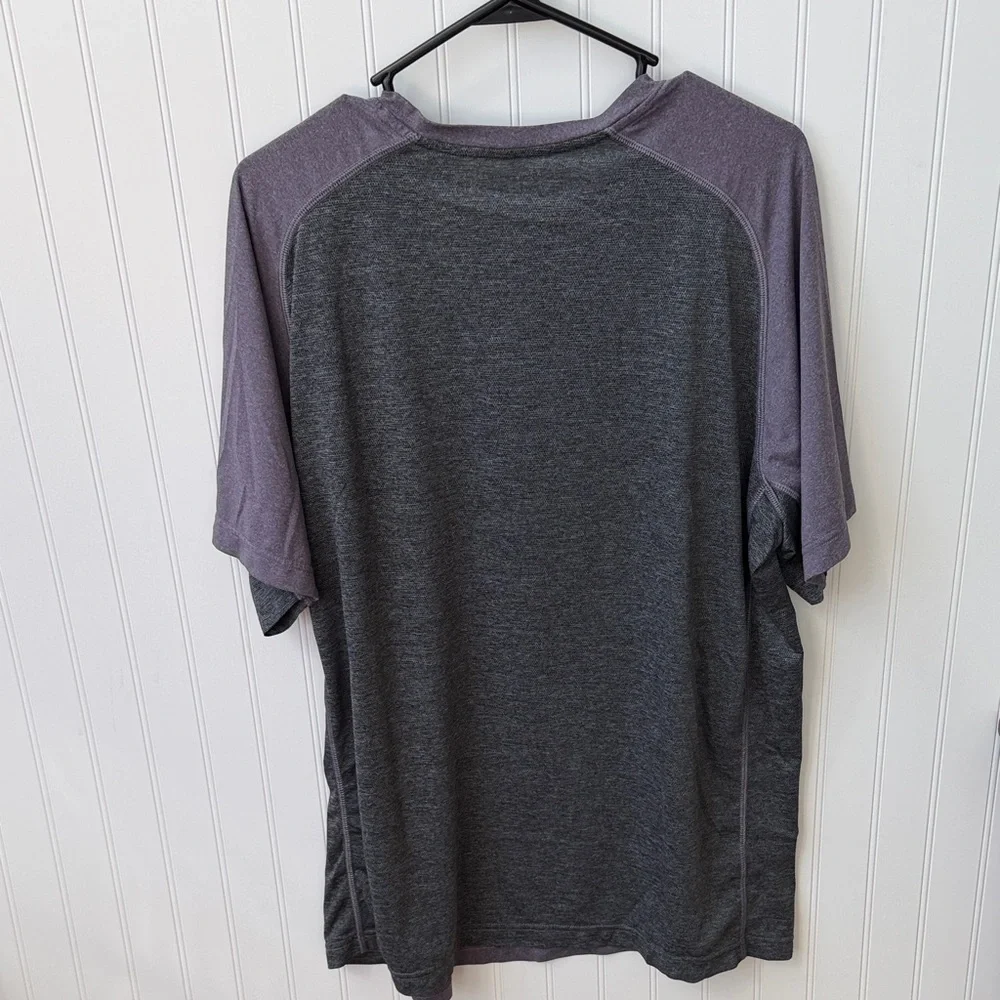 (139)Eddie Bauer Men’s Short-Sleeve Performance Tee - Plum with Charcoal Panels - Picture 3 of 5